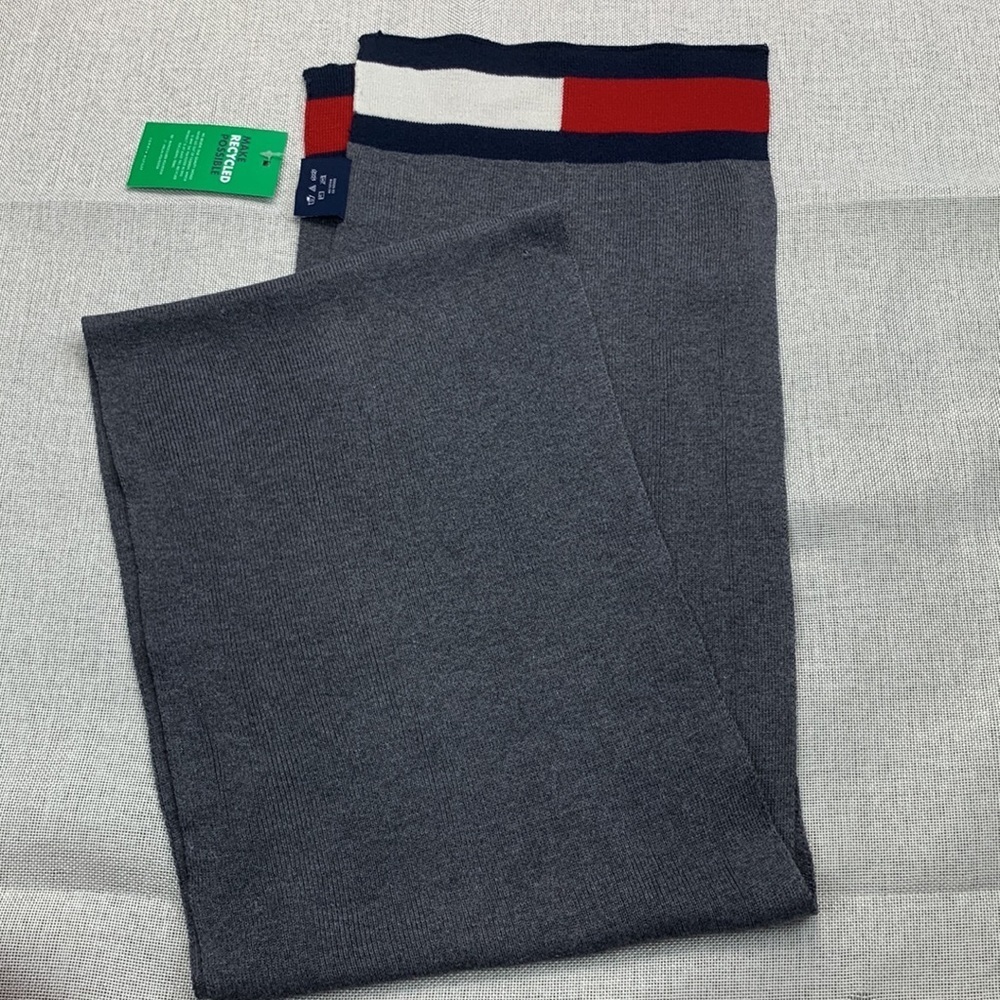 Tommy Hilfiger Men's Gray Colorblocked Hem Knitted Winter Scarf O/S